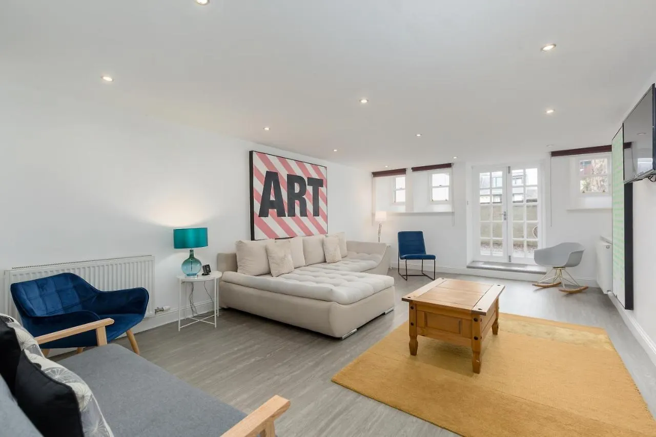 York Place Apartments By Destination Edinburg
